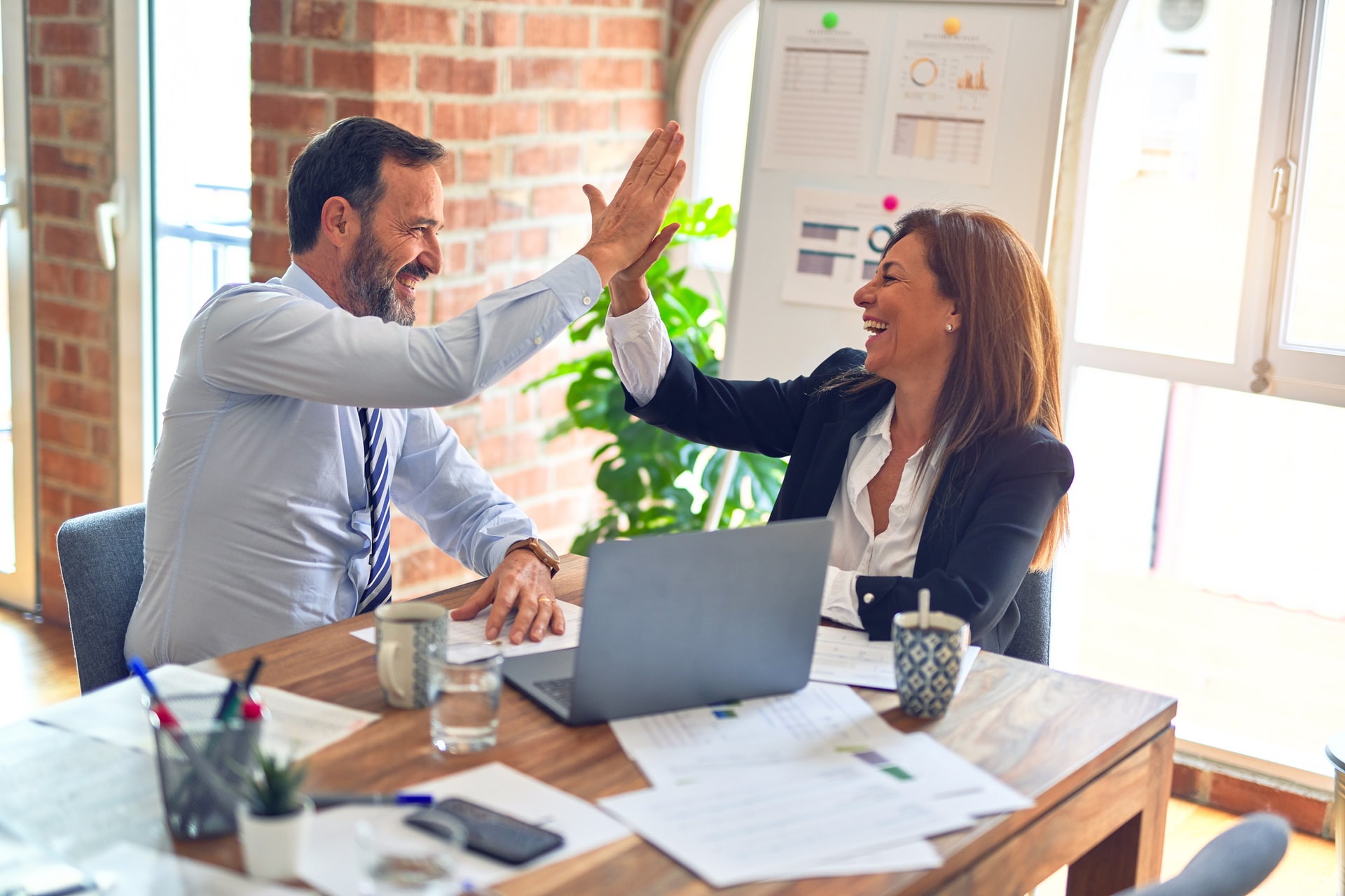 Lavorare quattro giorni a settimana: come vanno gli esperimenti?