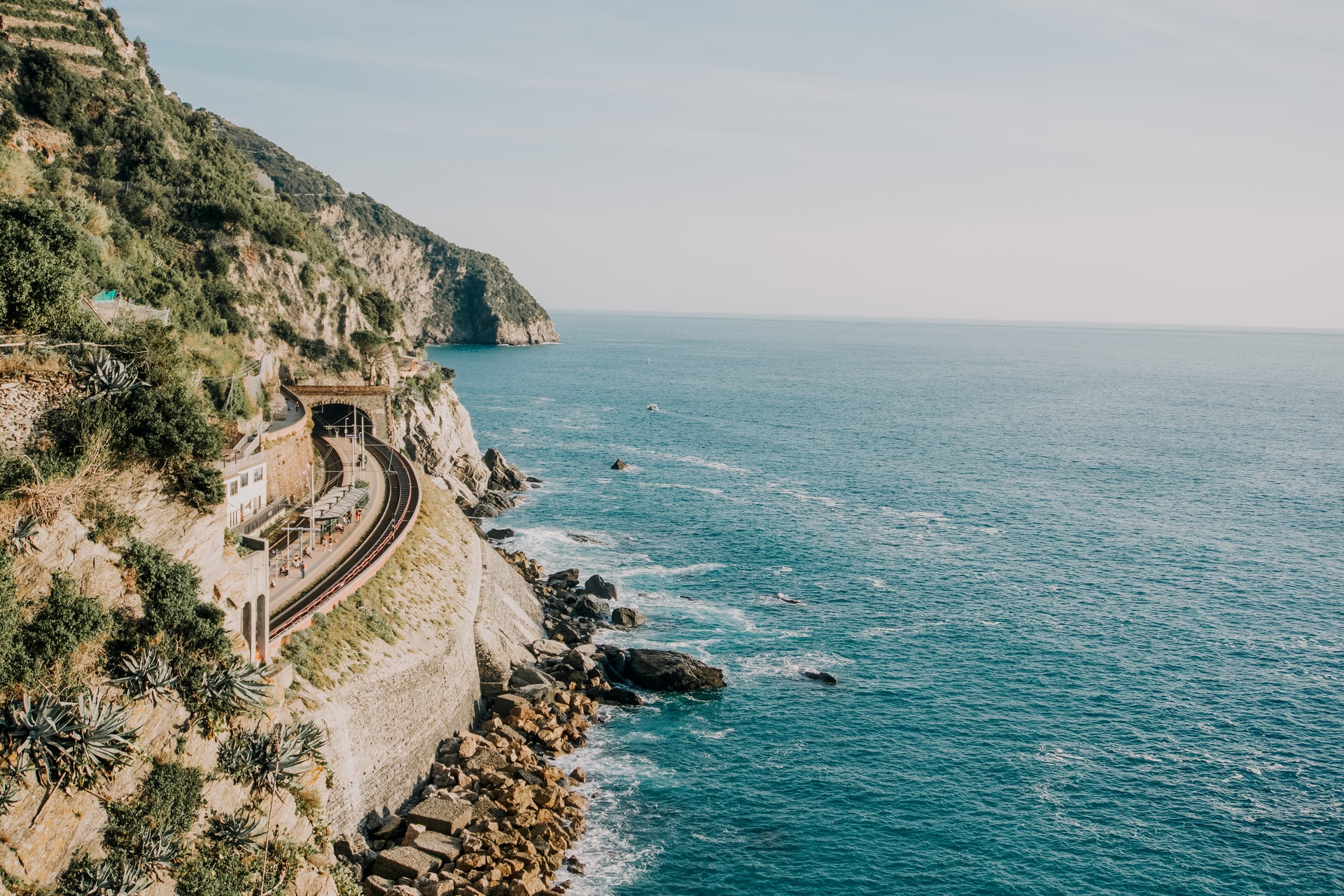 Vacanze in treno in Italia: scoprire il mare o i luoghi della cultura